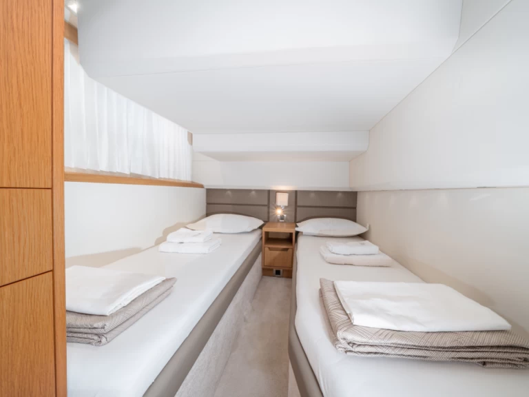 Hire Motorboat with or without skipper Galeon Makarska