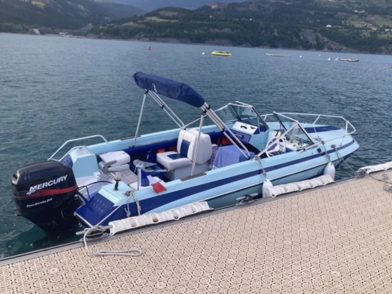 Hire a Glastron Ssv 172 Conjux