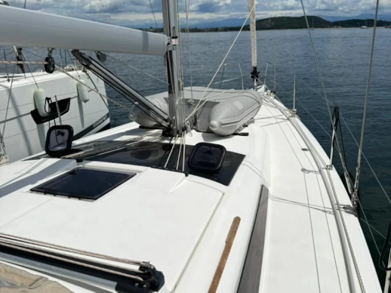 Sailboat to hire Préveza at the best price