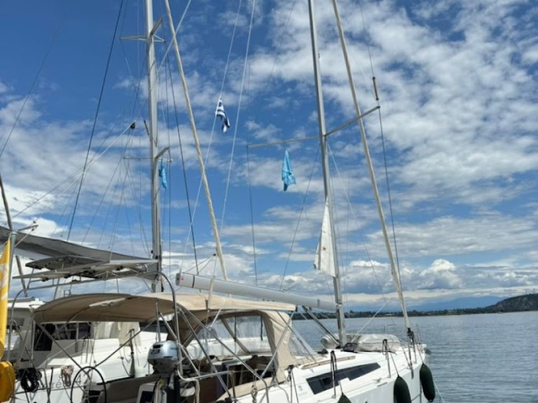 Hire a Dufour Dufour 390 Préveza