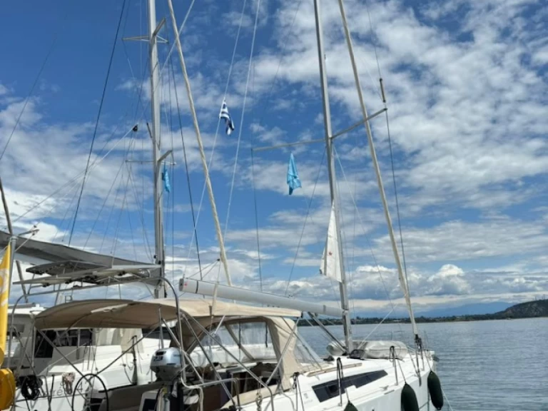 Hire a Dufour Dufour 390 Préveza