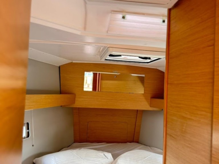 Yacht charter Préveza - Dufour Dufour 390 on SamBoat