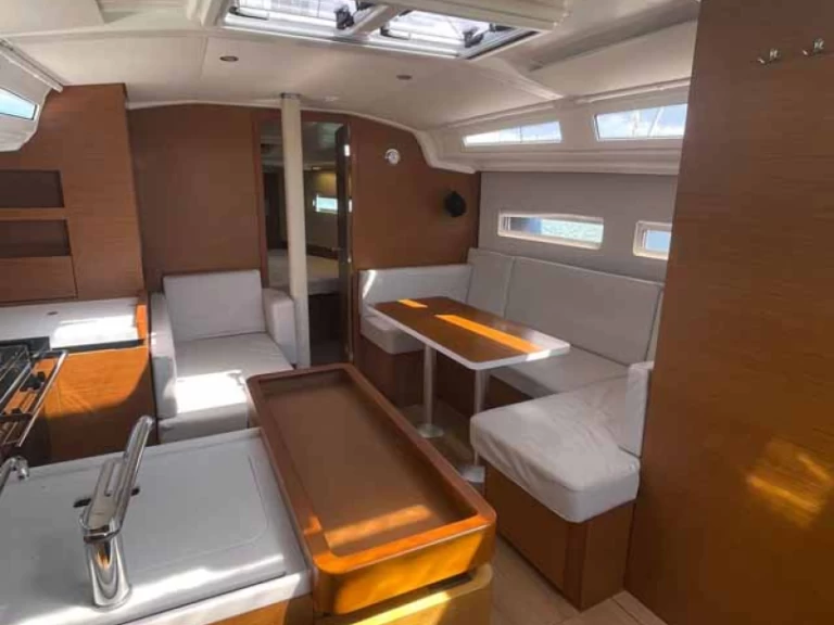 Sailboat to hire Golfo Aranci at the best price