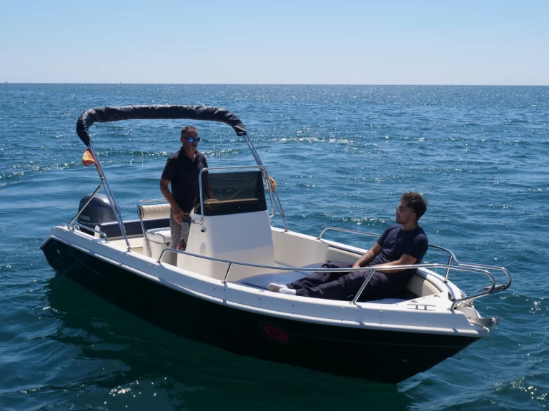 Charter a Miele Mare Freeboard 18 in Empuriabrava on Samboat