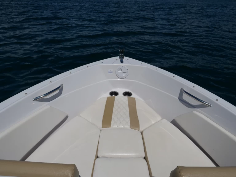 Yacht charter Empuriabrava - Glastron GT 185 on SamBoat