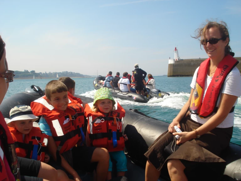 Yacht hire Saint-Malo cheap Explorer 550 DB