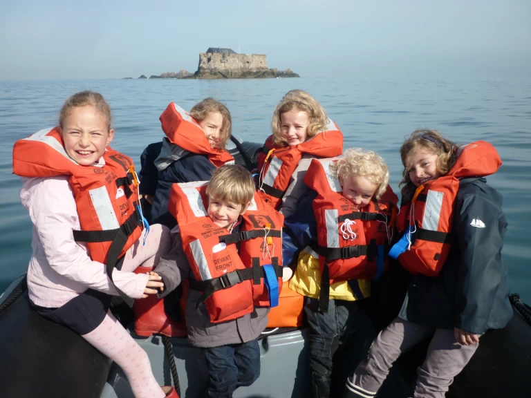 Charter a Bombard Explorer 550 DB in Saint-Malo on Samboat