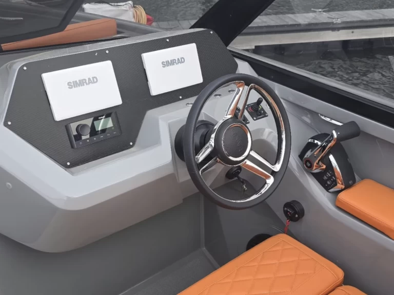 Yacht hire Sag Harbor cheap Supreme 27