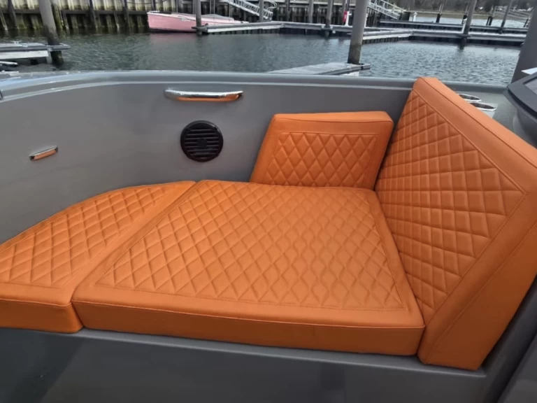 Hire Motorboat Rand with a boat licence