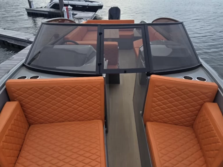 Motorboat to hire Sag Harbor at the best price