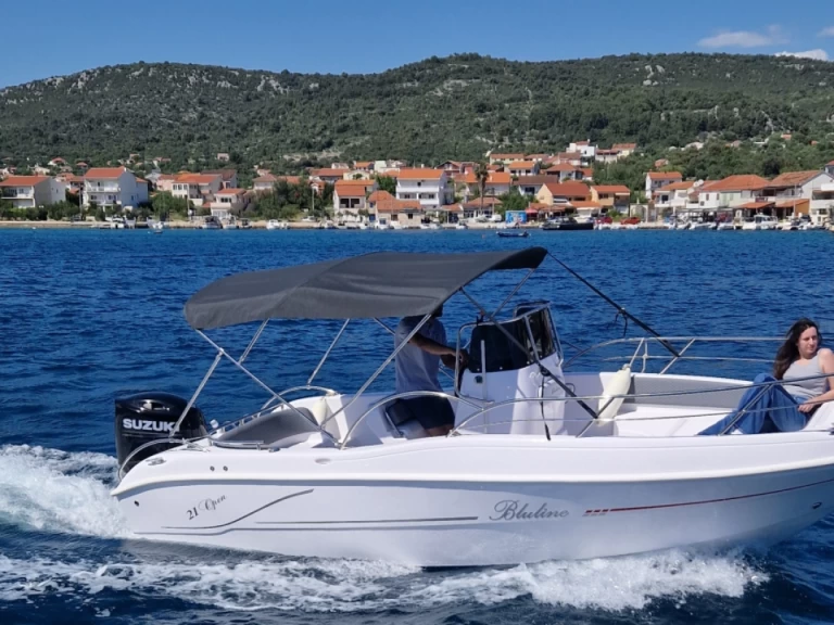 Motorboat to hire Trogir at the best price