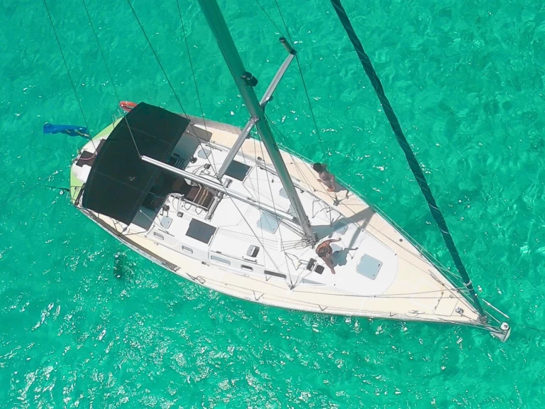 Yacht hire Willemstad cheap Feeling 486