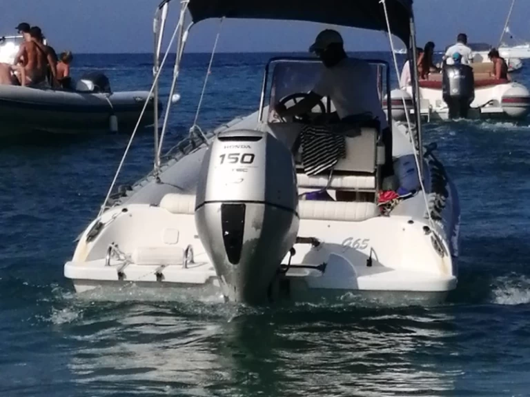 Hire a Gommonautica G65 Cala Gonone