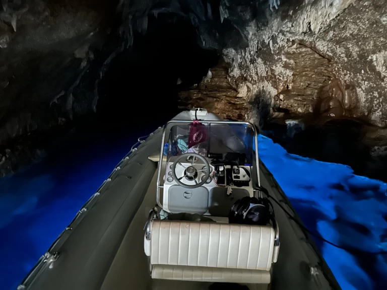 Charter a Gommonautica G65 in Cala Gonone on Samboat