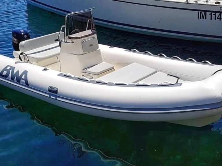 Hire RIB Bwa with a boat licence