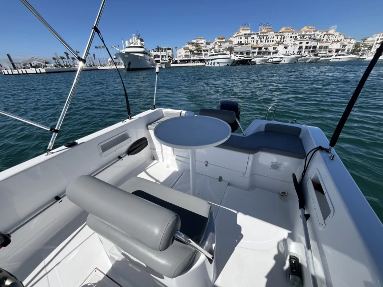 Motorboat hire in Puerto Deportivo de Lujo en Marbella - voraz 500