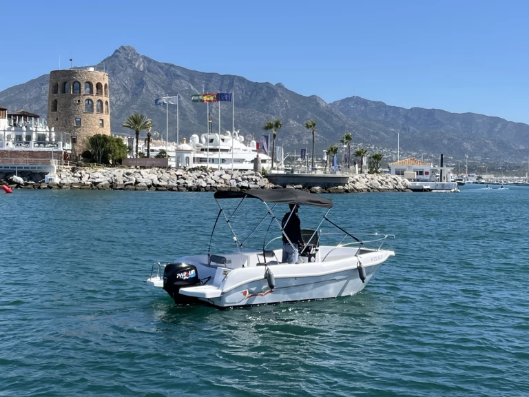 Hire Motorboat with or without skipper voraz Puerto Deportivo de Lujo en Marbella