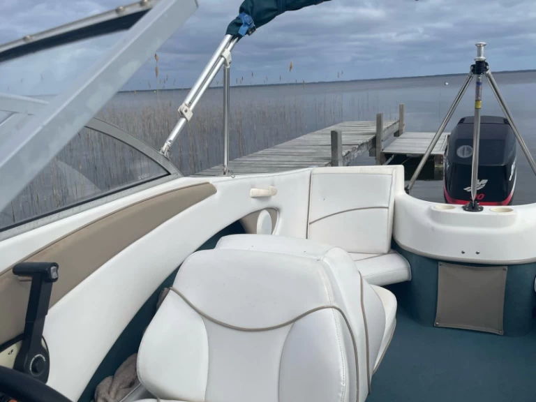 Charter a Bayliner Bayliner 1802 Capri Cuddy in Biscarrosse on Samboat