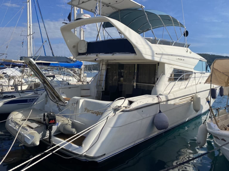 Yacht charter Póros (City) - Princess Princess 60 Fly on SamBoat