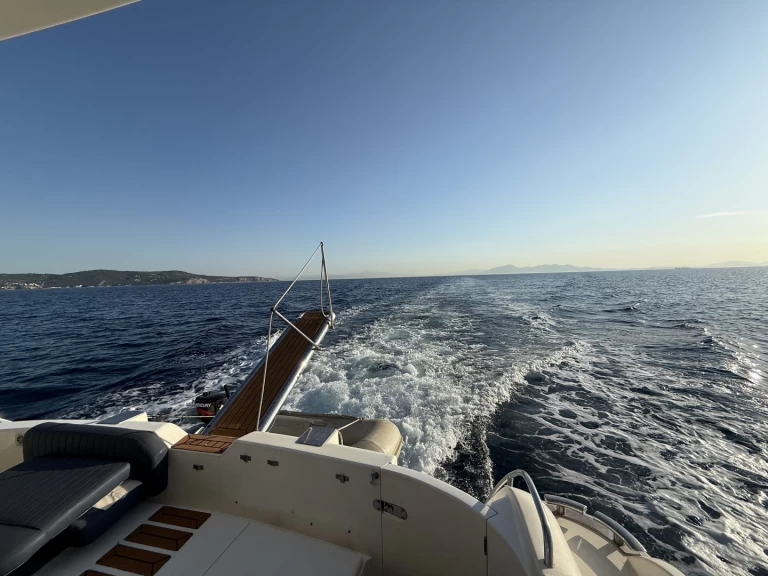 Princess Princess 60 Fly charter bareboat or skippered in  Póros (City)