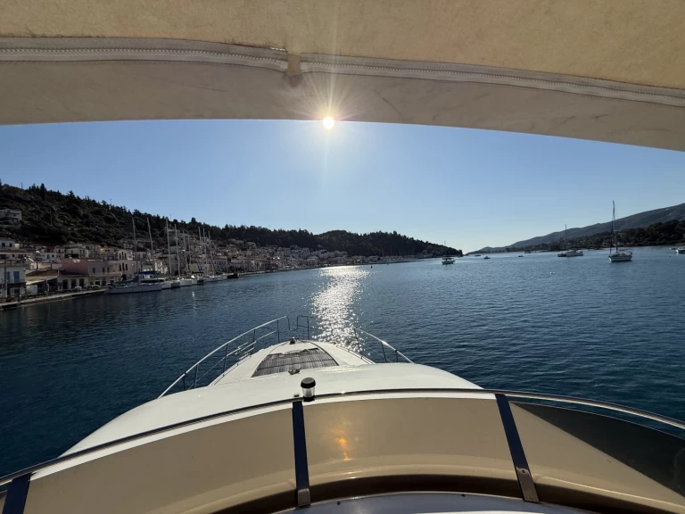 Hire a Princess Princess 60 Fly Póros (City)