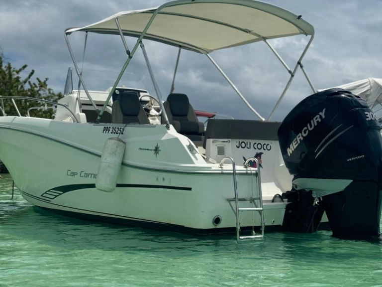 Hire Motorboat with or without skipper Jeanneau Pointe-à-Pitre