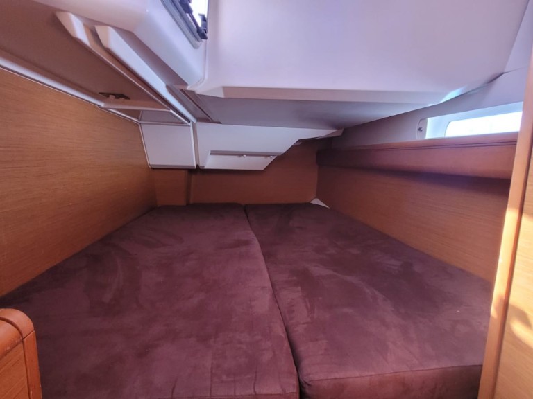 Sailboat to hire Saint-Quay-Portrieux at the best price