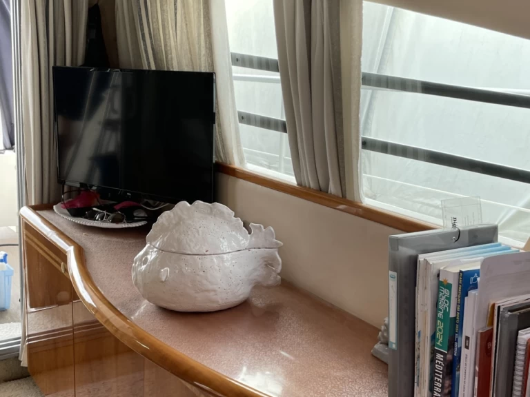 Hire a Guy Couach Guy Couach 1402 Propriano