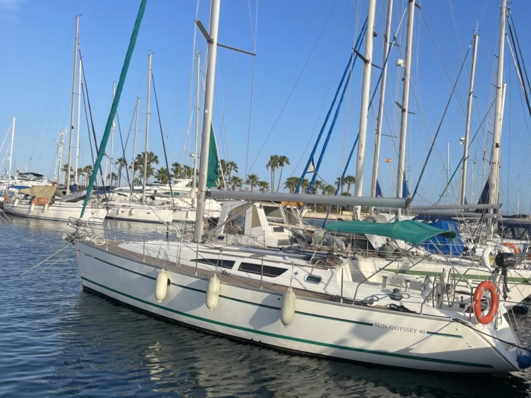 Hire Sailboat with or without skipper Jeanneau Valencia