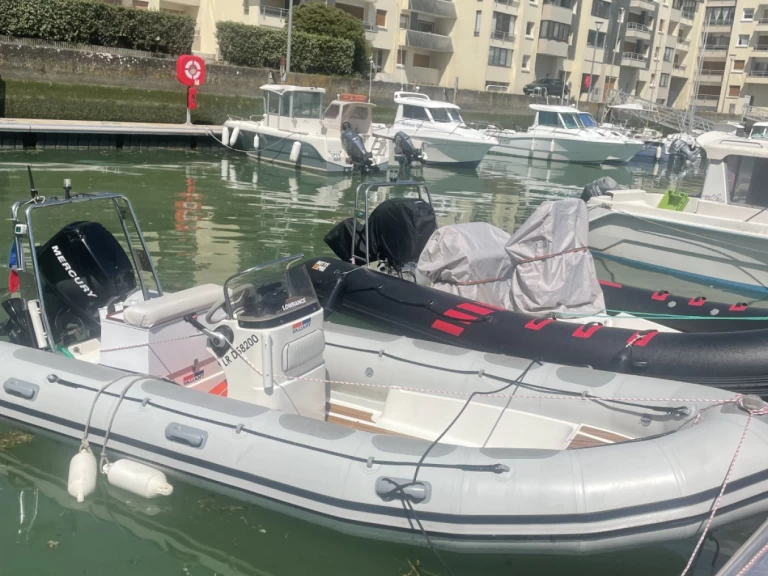 Hire RIB Valiant with a boat licence