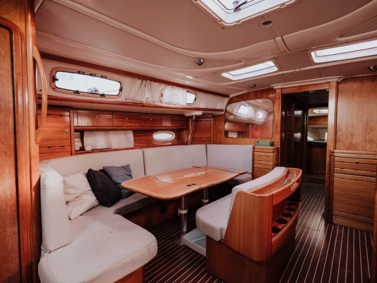 Yacht charter Port Fòrum - Bavaria Bavaria 50 Cruiser on SamBoat