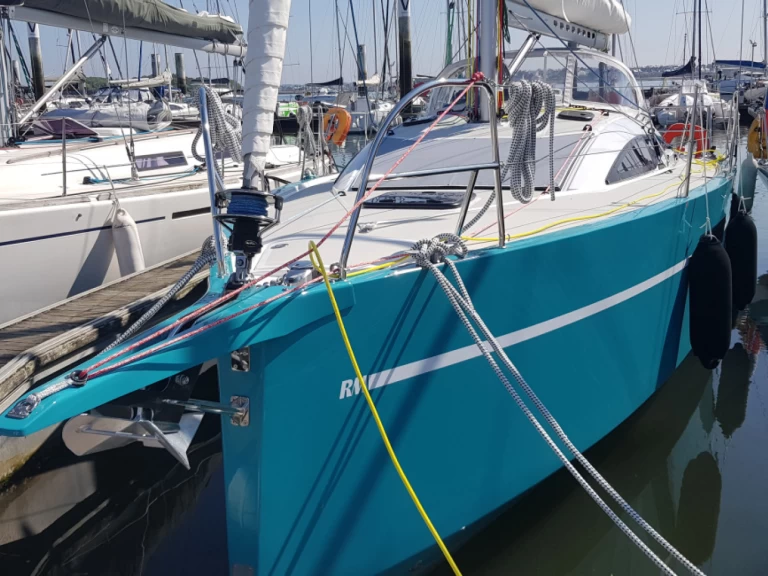 Hire a  RM 970 Larmor-Plage