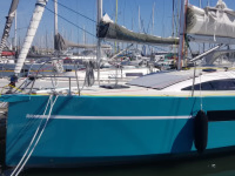 Sailboat hire in Larmor-Plage -  RM 970