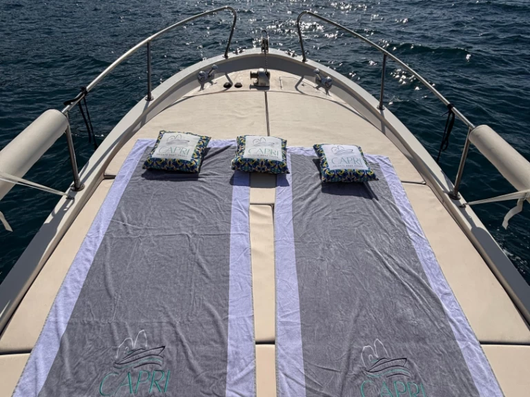 Hire Motorboat Ingenito with a boat licence