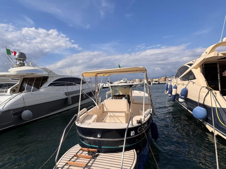 Motorboat to hire Sorrento at the best price
