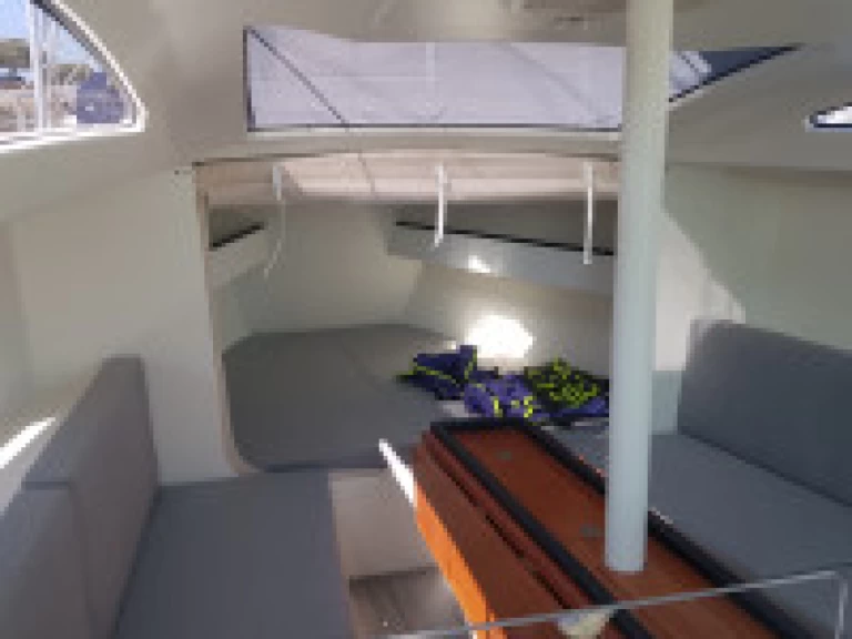 Sailboat hire in Larmor-Plage -  RM 970