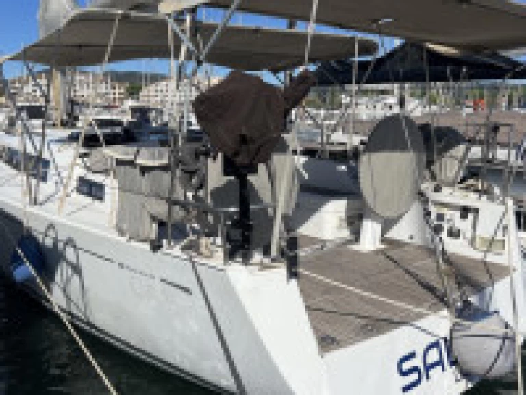 Hire Sailboat Grand Soleil with a boat licence