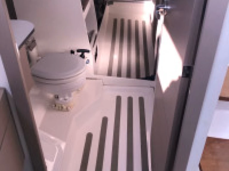 RM RM 890 charter bareboat or skippered in  Larmor-Plage