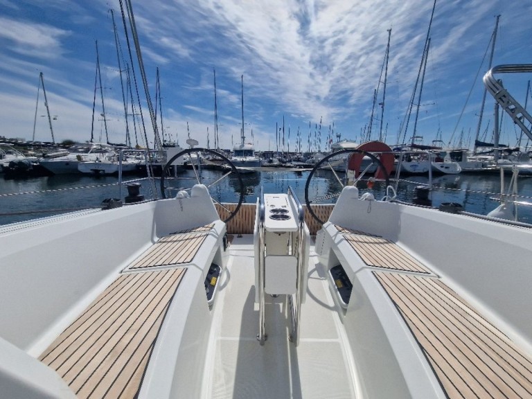 Hire Sailboat Bénéteau with a boat licence
