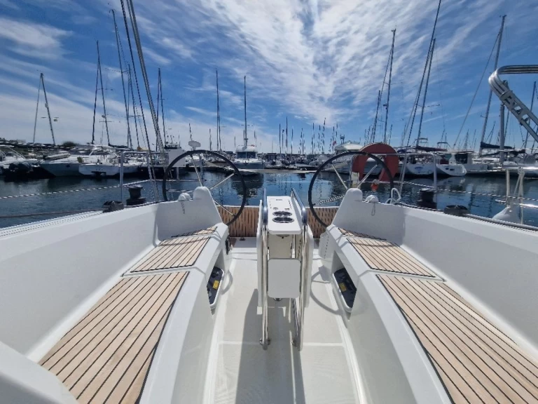 Hire Sailboat Bénéteau with a boat licence