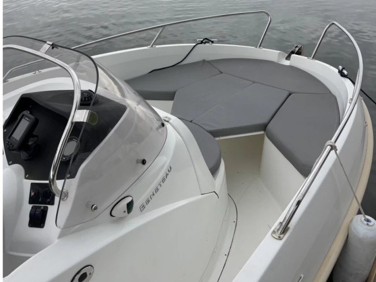 Hire Motorboat with or without skipper Bénéteau Palavas-les-Flots