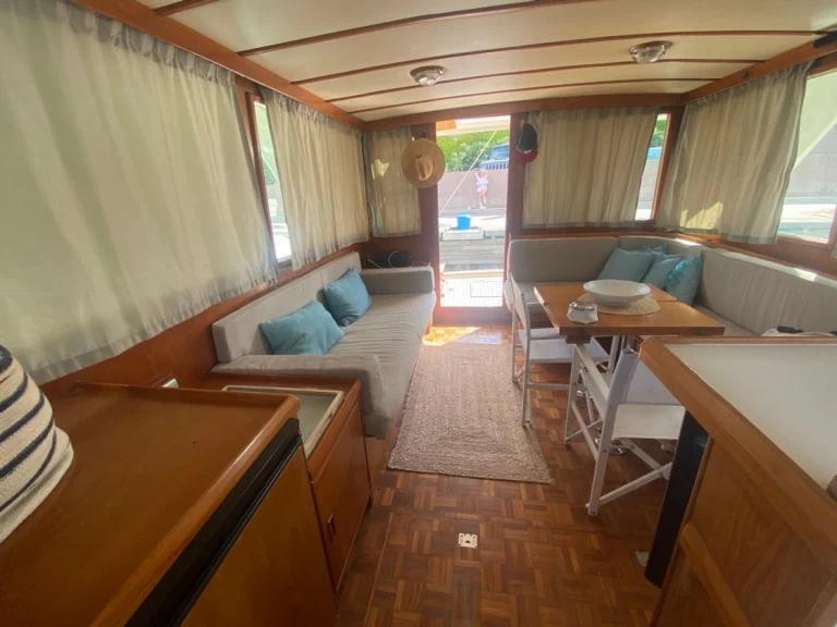 Hire a c&l marine corporation europa 40 Palermo