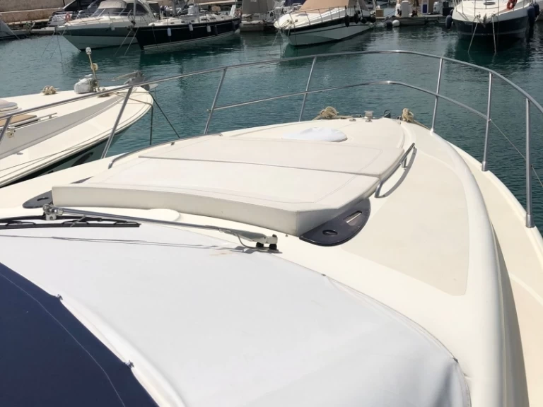 Yacht charter Polignano a Mare - Azimut Atlantis 47 on SamBoat