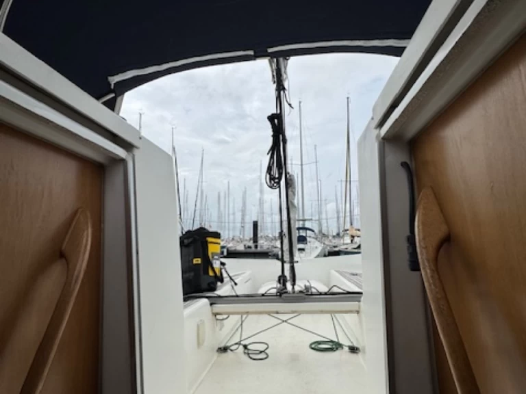 Sailboat to hire La Rochelle at the best price