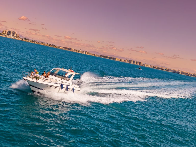 Motorboat hire in Vilanova i la Geltrú - Guy Couach Guy Couach 1000 Fly
