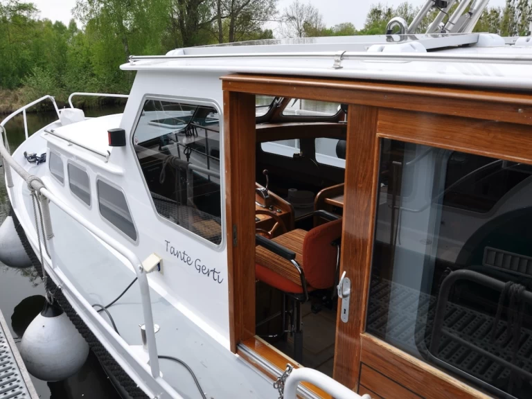 Yacht hire Zehdenick cheap Gruno 1050 Deluxe "Tante Gerti"