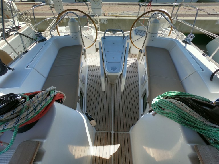 Yacht charter Olbia - Jeanneau Sun Odyssey 39i on SamBoat