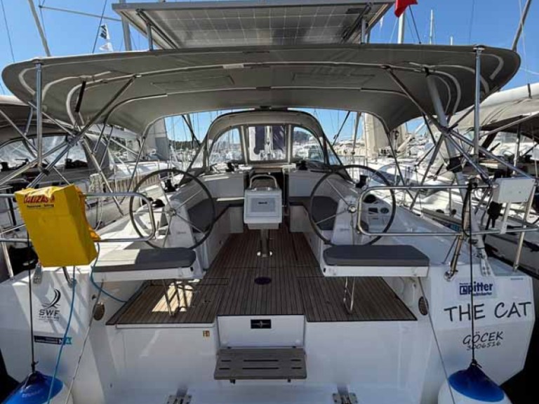 Hire Sailboat Bavaria with a boat licence