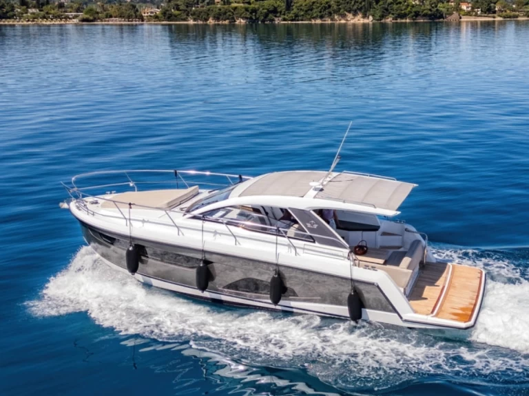 Hire a Sealine S335 Corfu