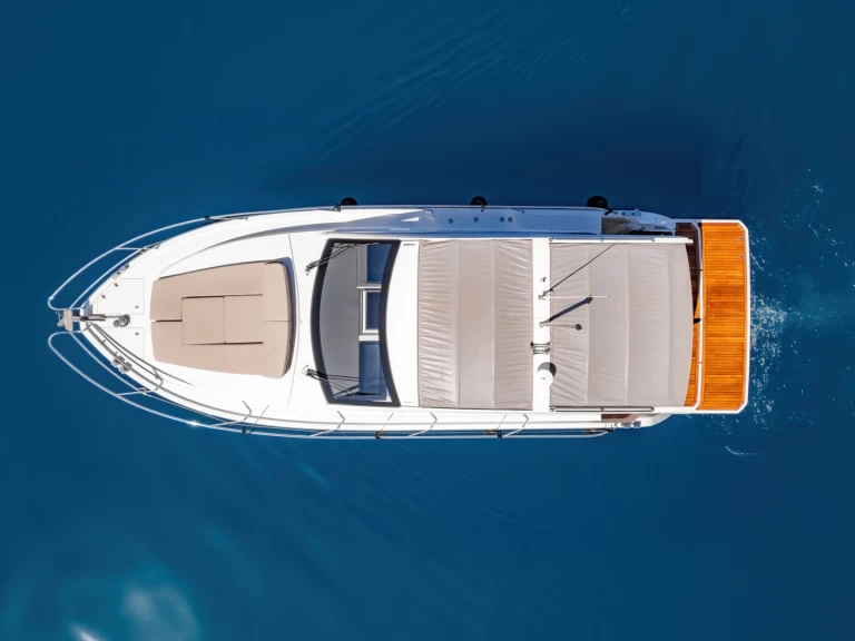 Yacht hire Corfu cheap S335
